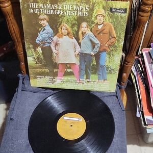 The mamas and the papas , sixteen of their greatest hits